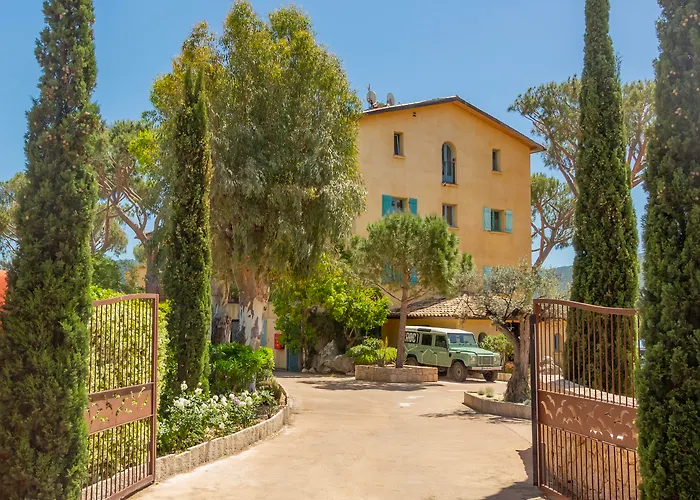 Casa Santini X Roc Seven Szálloda 4*